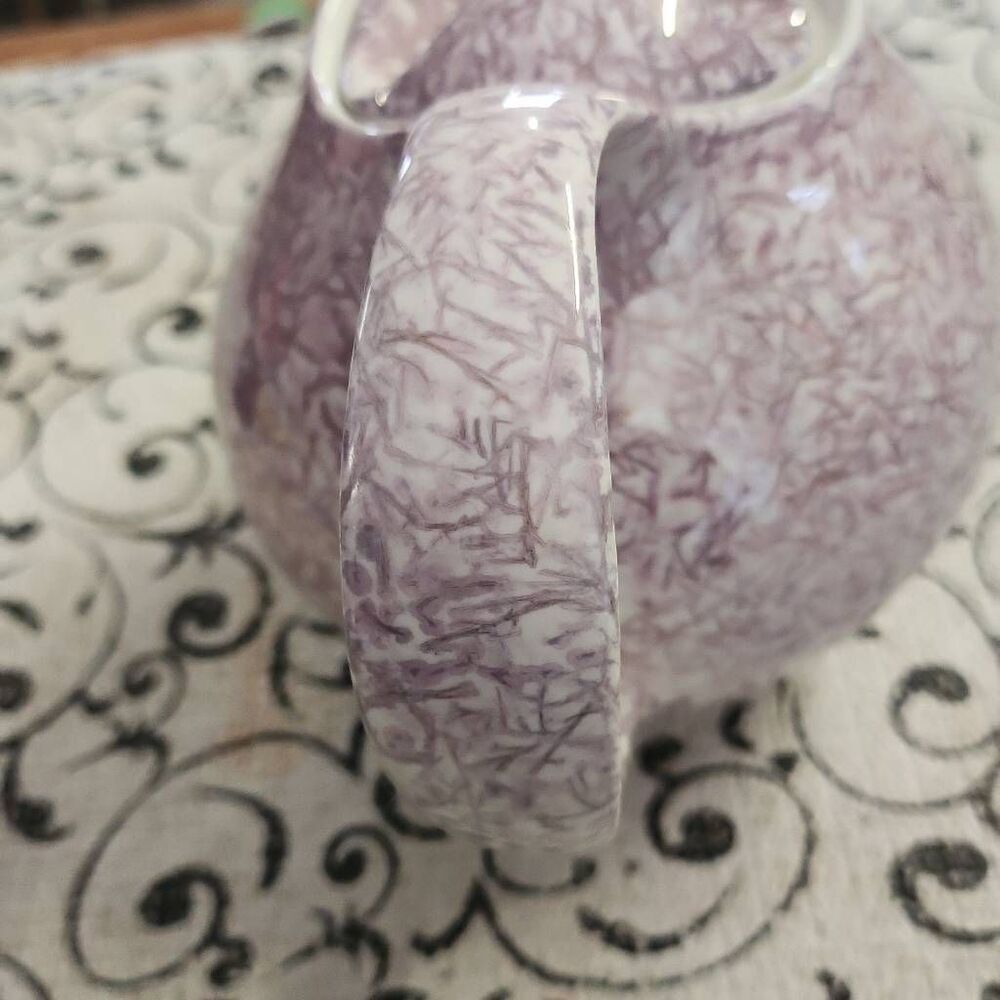 Lilac Patterned Tea Pot - Picture 4 of 9